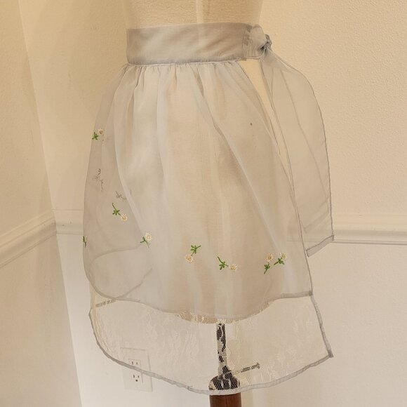 Vintage Sheer Half Apron With Embroidered Daisies & Lace Trim Light Blue - Picture 1 of 6